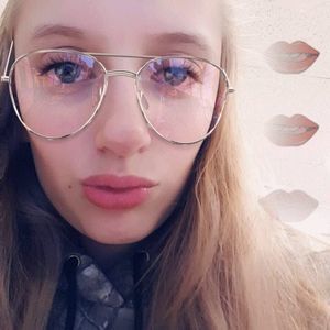 Meet your Posher, Vanessa